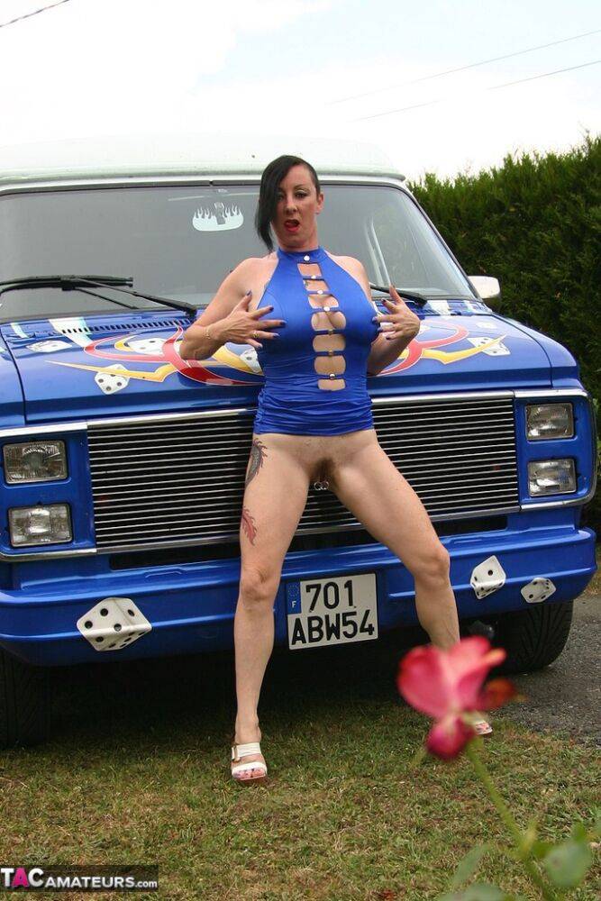 Mature amateur Mary Bitch gets naked inside a B-class van during solo action - #4