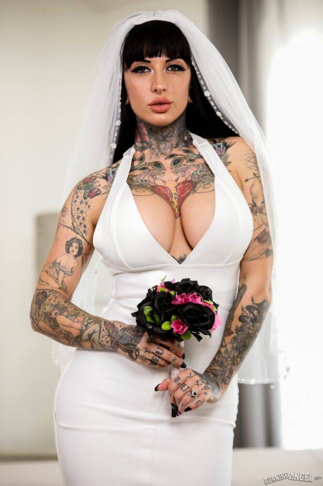 Tattooed bride Jessie Lee deepthroats her black groom prior to anal sex - #14