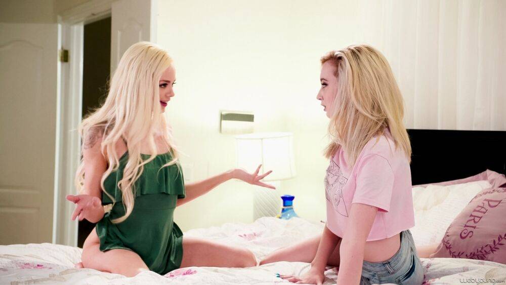 College blondes Elsa Jean & Lexi Lore have lesbian sex during exam preparation - #3