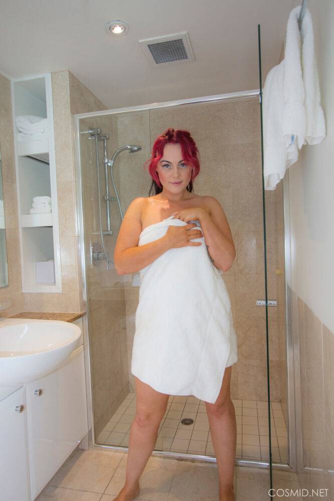 Chubby amateur with dyed hair Chikita Jones wets her big tits during a shower - #15