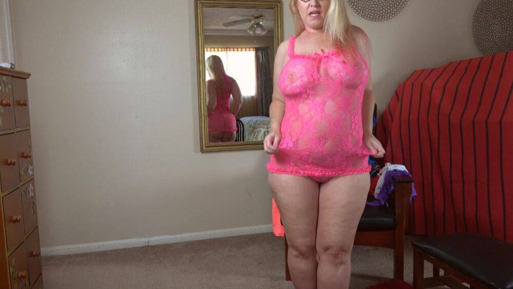 Overweight chick with dyed hair Dee Siren flaunts her huge butt on webcam - #3