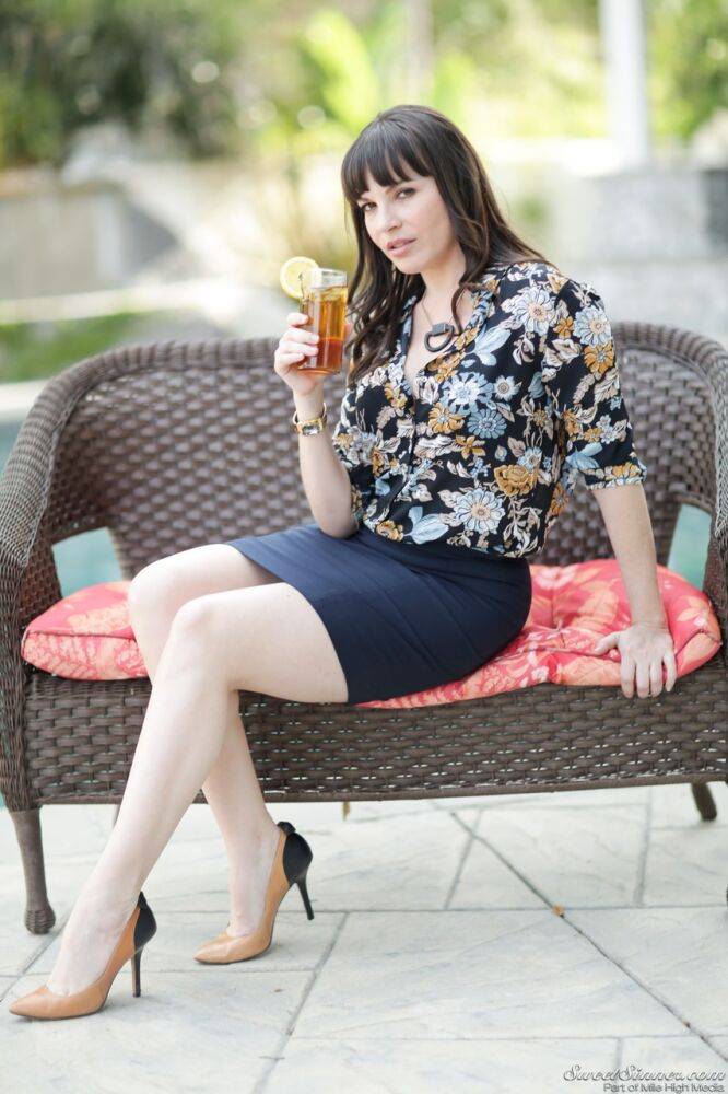 Gorgeous brunette MILF Dana DeArmond reveals her perfect ass on the patio - #4