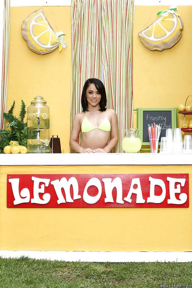 Latina solo model Kristina Rose doffing bikini at lemonade stand | Photo: 1768376