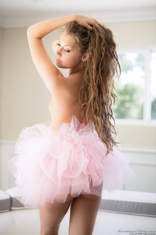 Sexy teen Elena Koshka removes a tutu to pose totally naked - #15