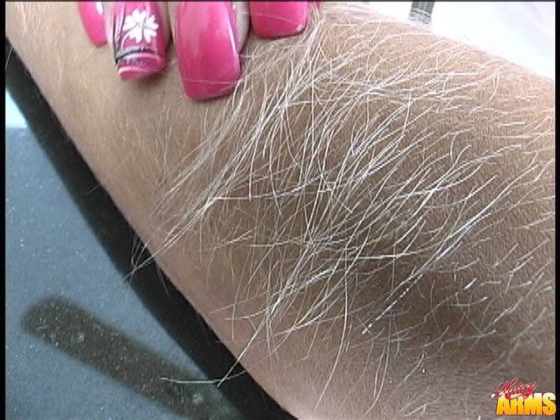 Amateur female Lori Anderson displays her really hairy arms - #13