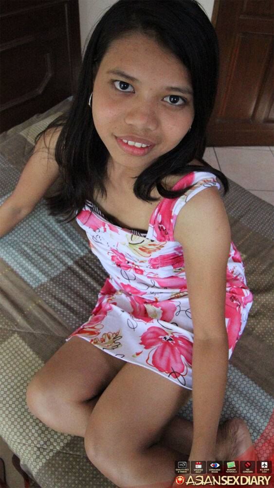 Cute Asian teen Vincenikki spreads to get a hot creampie in her hairy pussy - #4