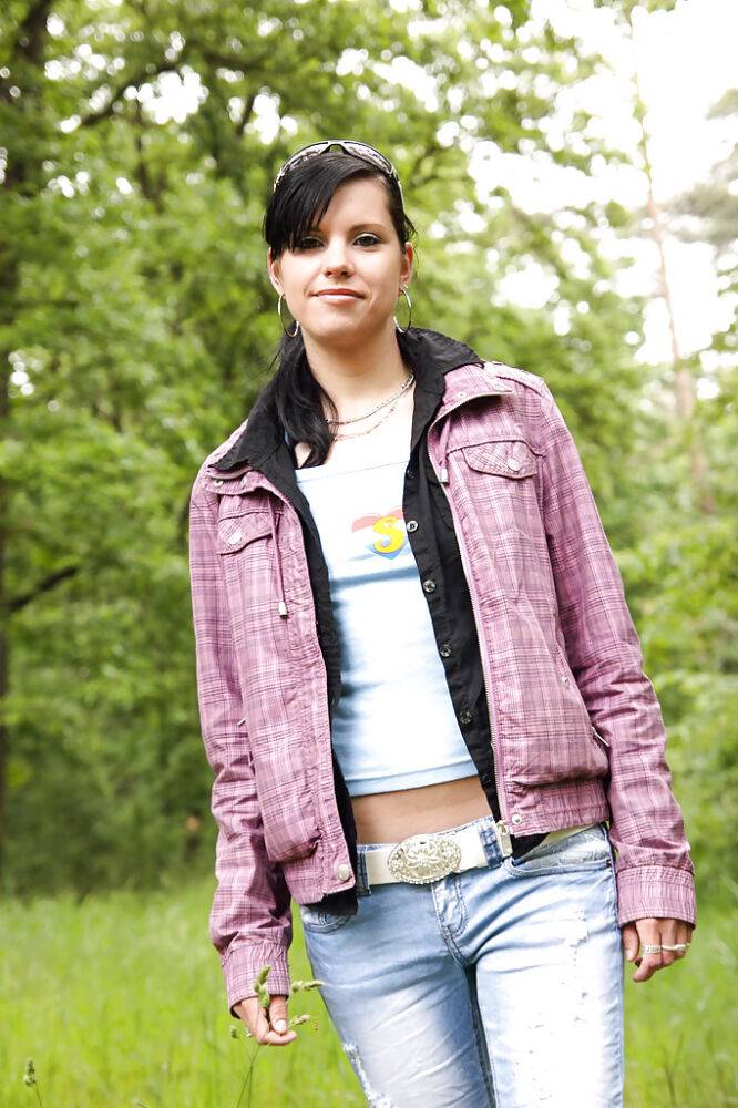 Outdoor non nude posing scene from a teen babe in jeans Veronica N - #4