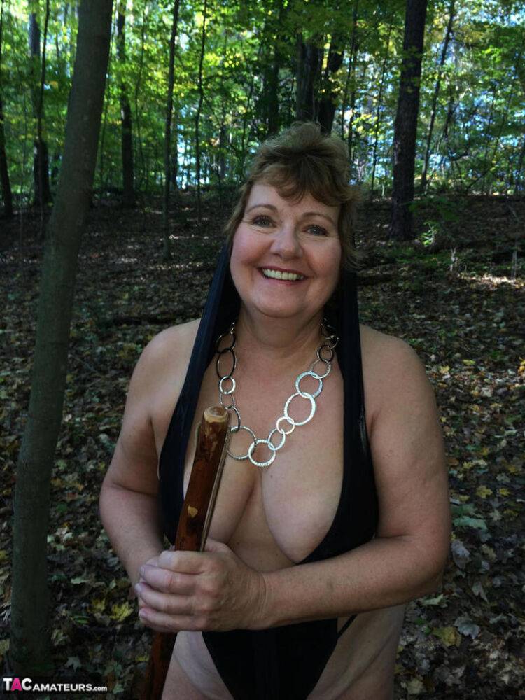 Thick amateur Busty Bliss exposes her natural tits while hiking in the forest - #9