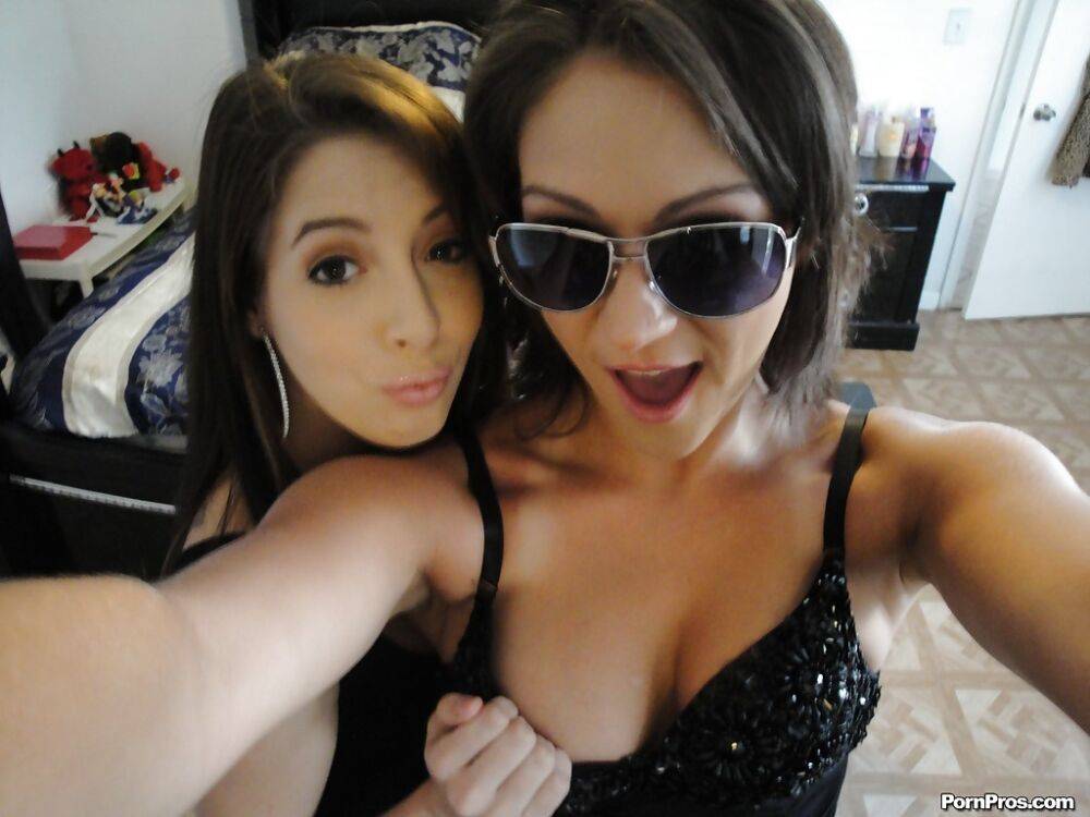 Teen babes with hot butts Allison and Roxy posing in sexy panties - #16