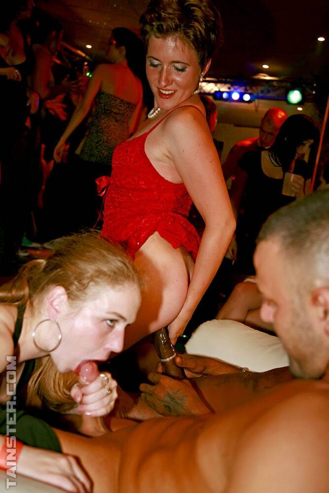 Hot women get drunk and fuck up a storm with male strippers at a private party | Photo: 2882171