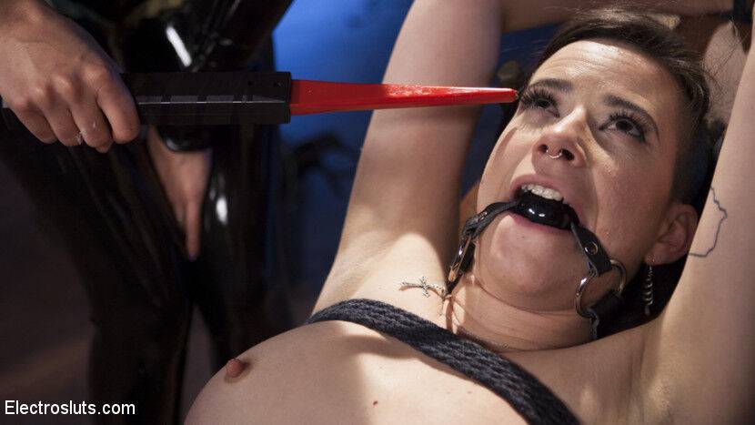 Dominatrix Mona Wales electrically torments face sits, fists and anally strap - #14