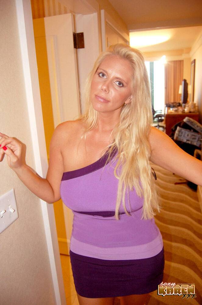 Blonde with big juggs sucks cock and fingers pussy - #12
