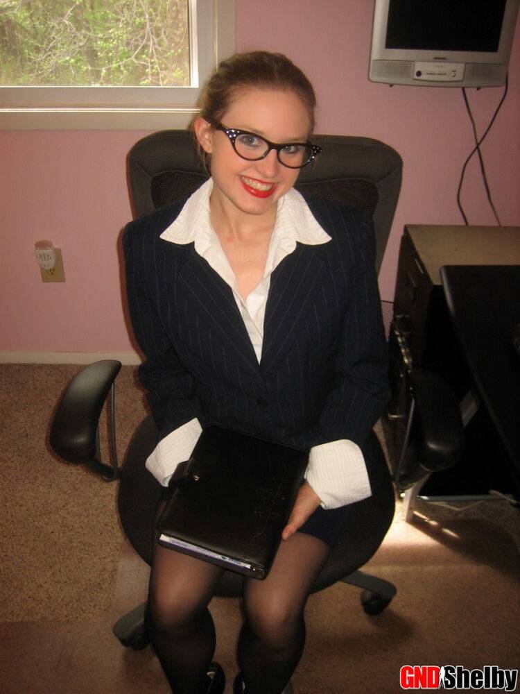 Horny slut Shelby strips naked for her boss on her first day at her new job - #10