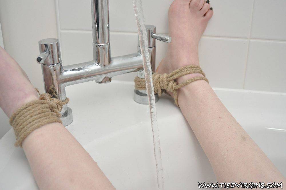 Slut gets a drowning sensation whilst tied up and gagged in the bath - #7