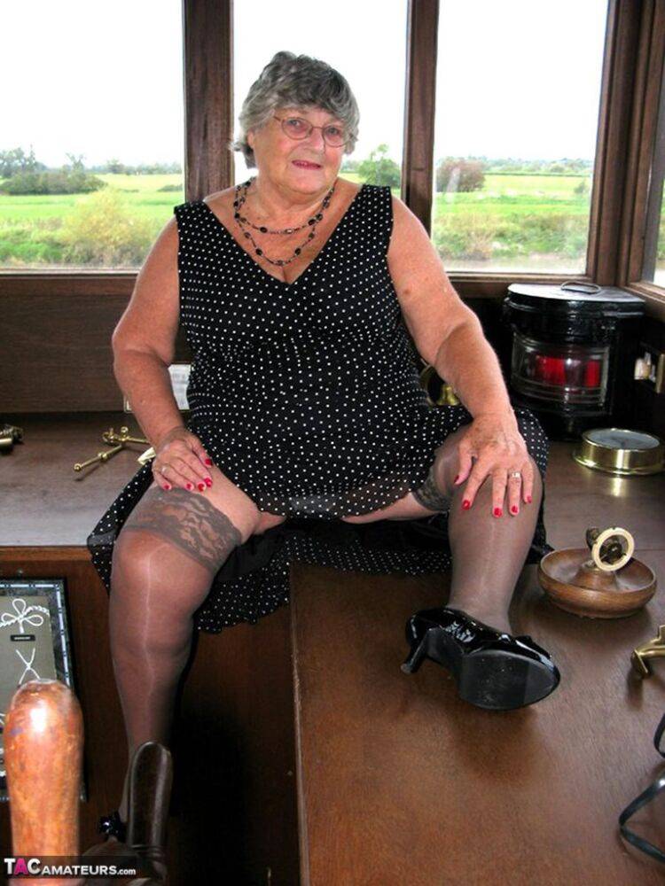 Fat British nan Grandma Libby masturbates in stockings while on board a boat - #13