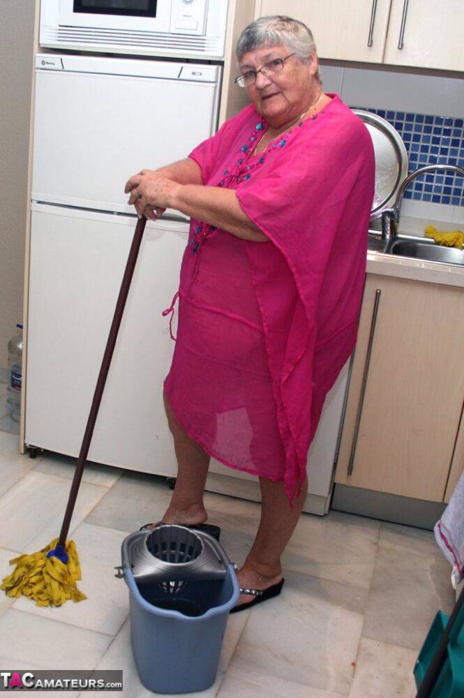 Fat UK nan Grandma Libby gets completely naked while cleaning her kitchen - #14