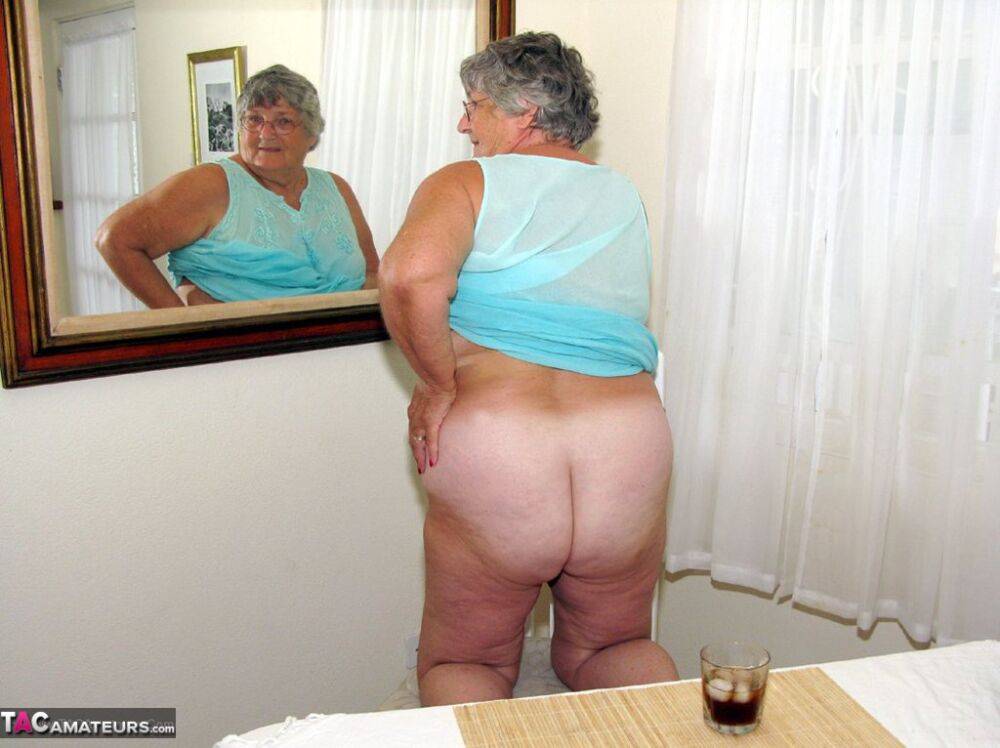 Obese amateur Grandma Libby bares her tan lined body after a phone sex - #12