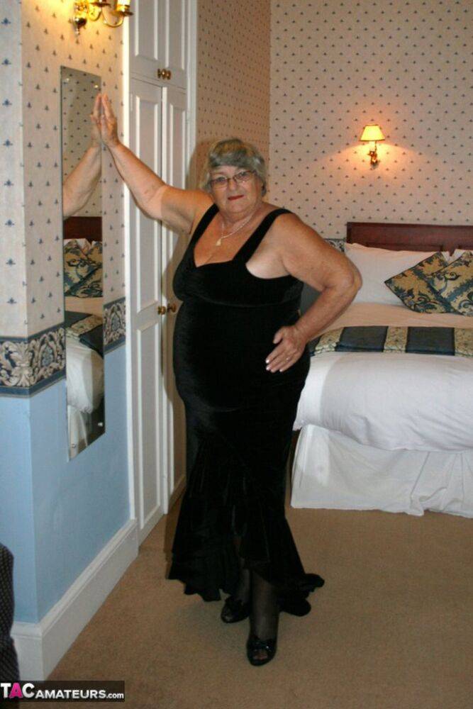 Obese UK senior citizen Grandma Libby goes naked on a loveseat in stockings - #2