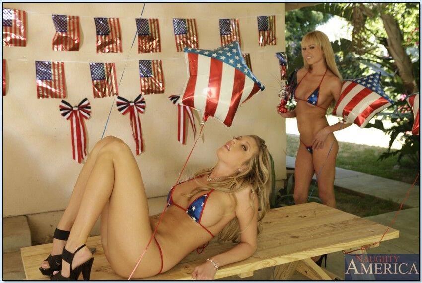 Lesbian babes Samantha Saint and Victoria White pose in hot bikini - #3