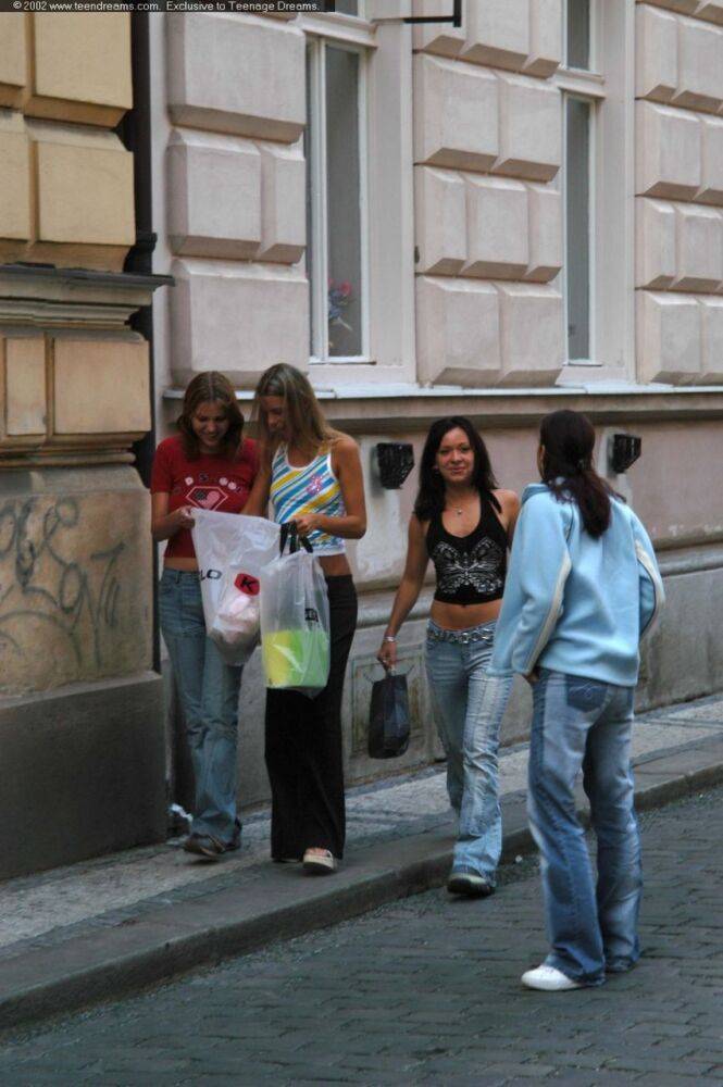 Les Archive 4 Girls in Prague - #1