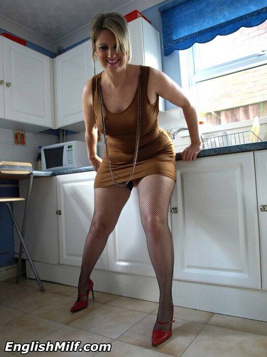 Sexy mature fatty Daniella English flashing naked upskirt in kitchen - #10