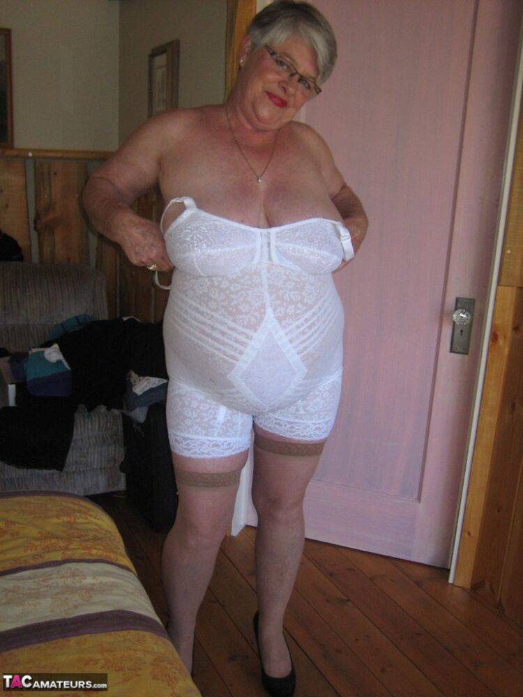 Fat granny Girdle Goddess exposes her pussy in crotchless panties and a girdle - #5