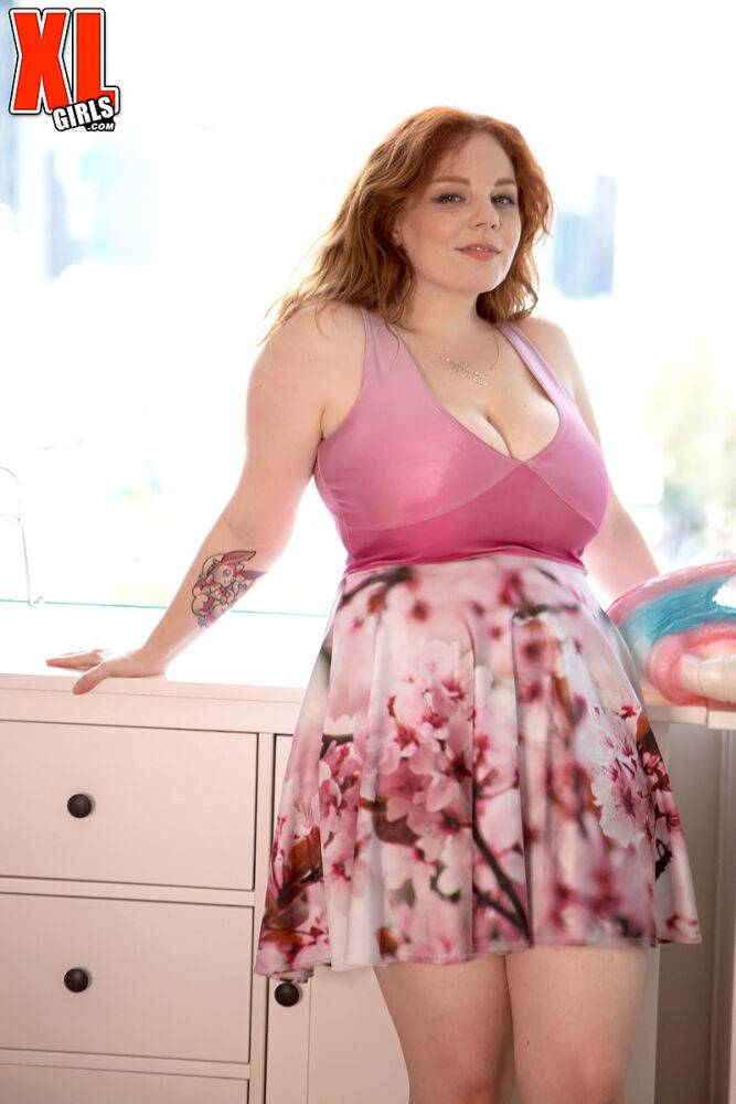 Redheaded Australian BBW Avalon strips naked in her bedroom - #7