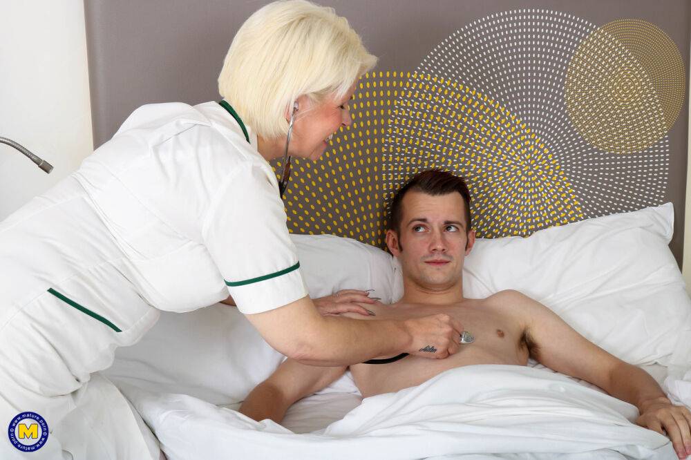 Mature nurse with blonde hair seduces a man while he's ill in bed - #16