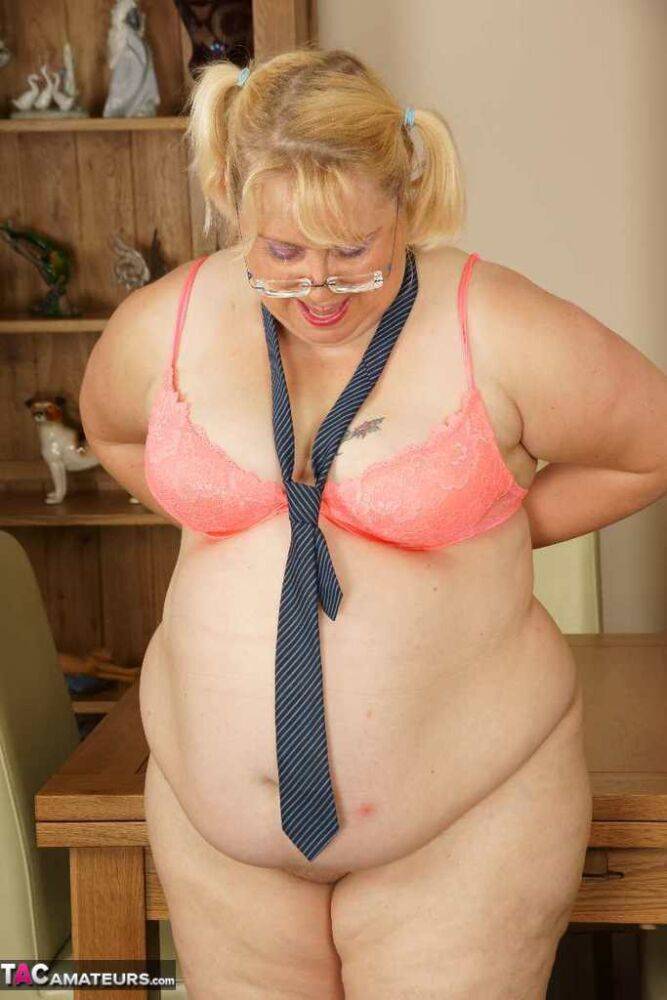 Obese blonde Lexie Cummings gets naked while wearing a necktie - #6