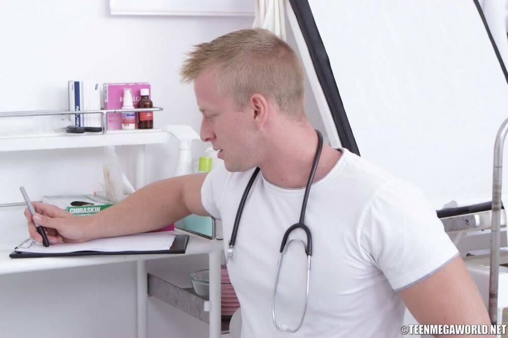 Redhead teen Victoria Daniels gets tricked into sex by her doctor - #16