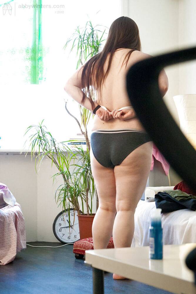 Fatty Kayla T pulls on underwear after modelling in the nude - #9