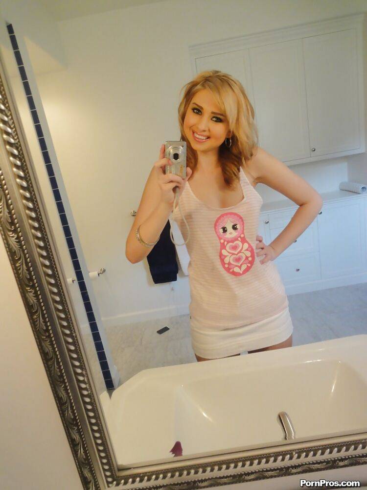 Blonde babe Molly Bennett does sexy self-shots in the bathroom - #12