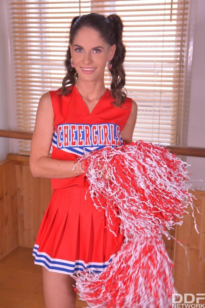 American cheerleader lana seymour seduces a boxer in the locker room - #1