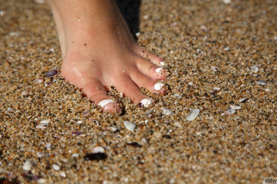 Beauty nora wolf poses at the beach - #8