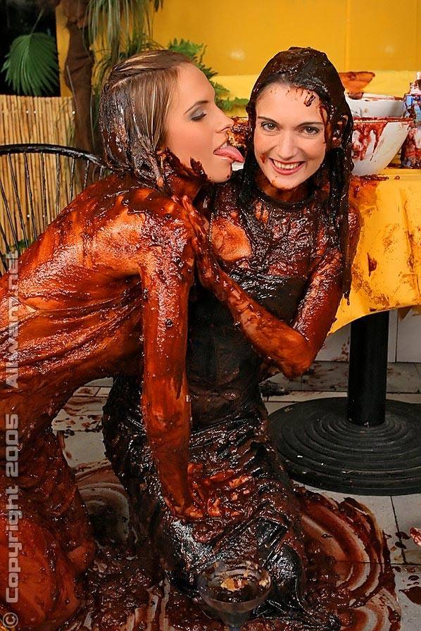 Lesbian babes getting covered in messy chocolate sundaes - #15