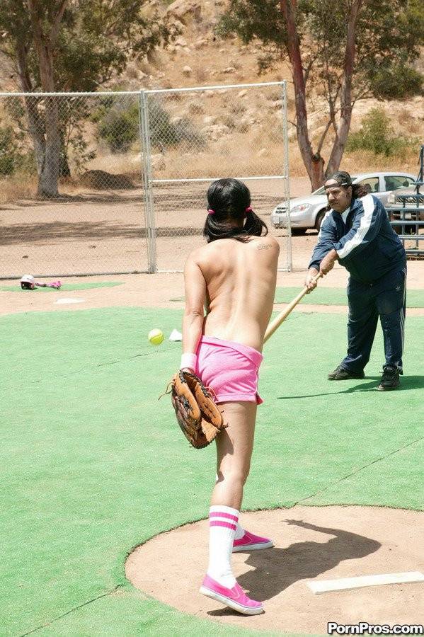 Pretty Baseball Player Loses The Outfit Off And Gets Drilled In Mouth And Pussy Outdoor - #11