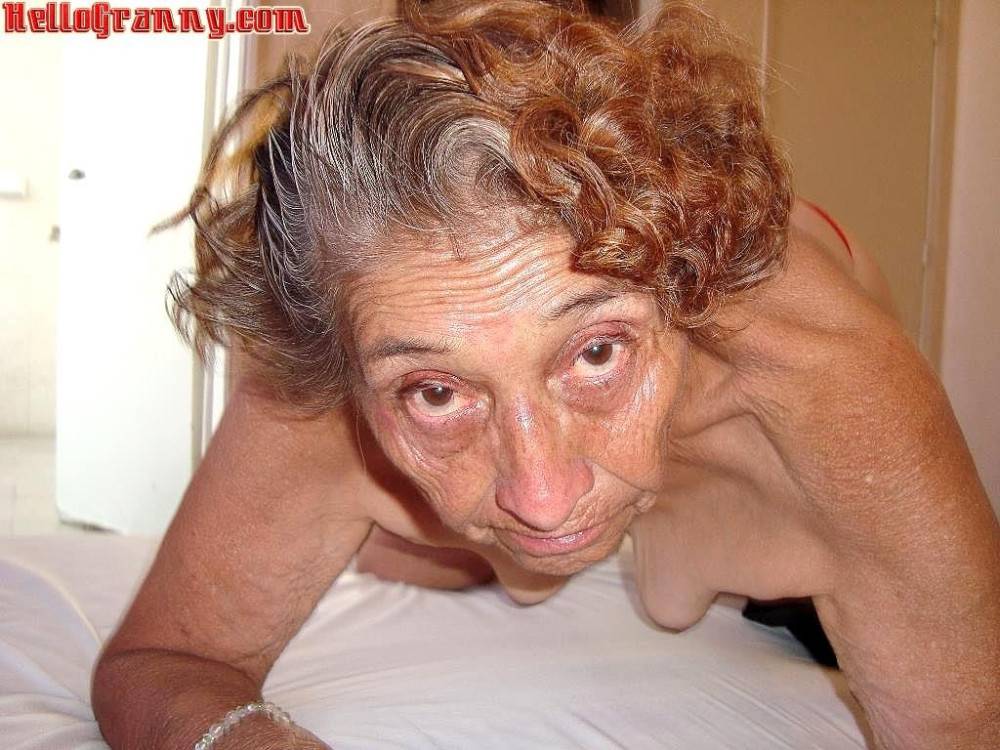 Granny sucking in bed old man - #4