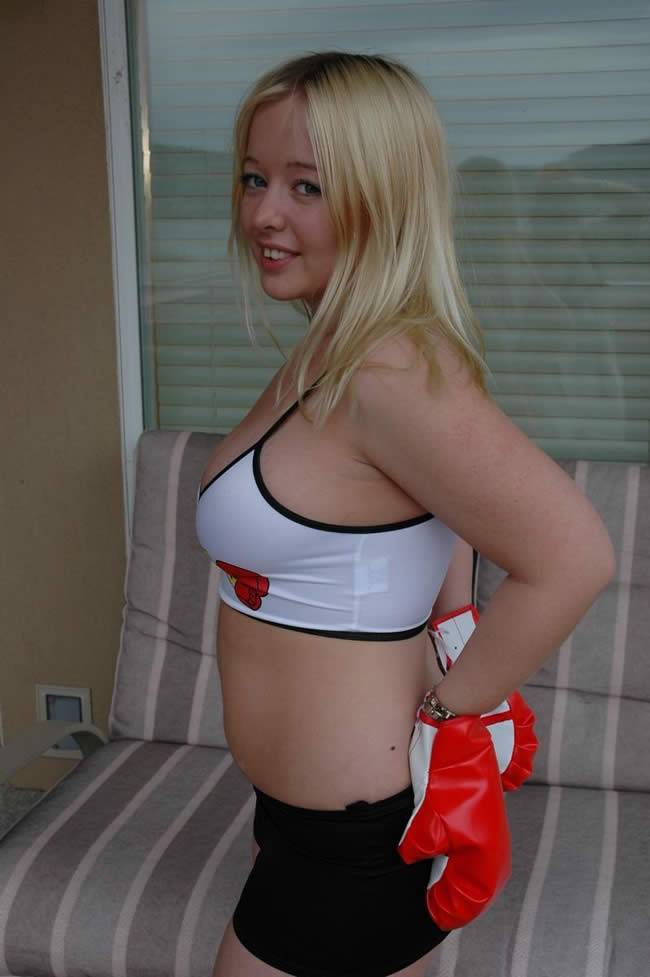 Curvy blonde amateur in tight boxer shorts stripping | Photo: 5046776