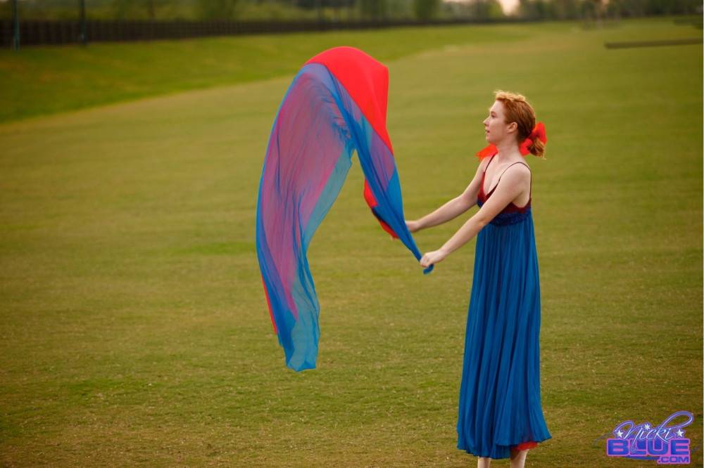 I am doing ballet in the grass. in these photos you get to see - #7