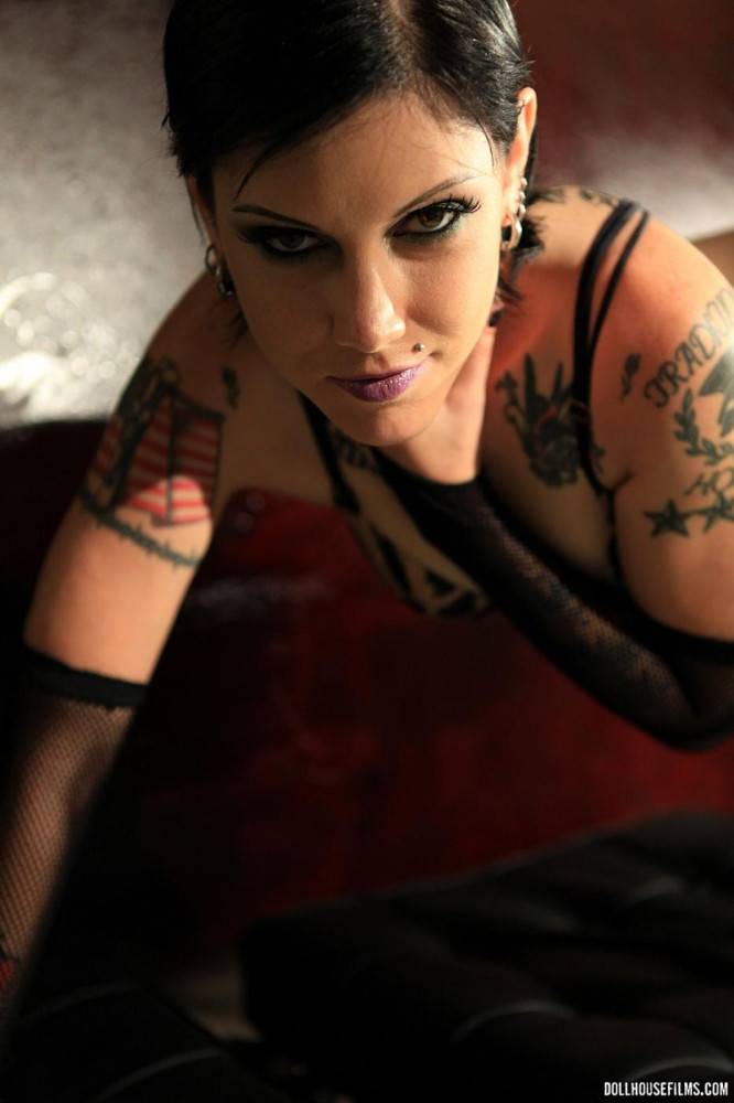 Vicious Female Cadence St John Is Showing Her Intimate Tattooed On Photo Masterpieces - #4