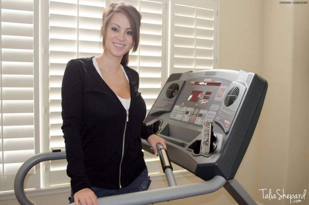 Good Looking Talia Shepard Is Smiling While Getting Ready To Work Out Hard. - #1