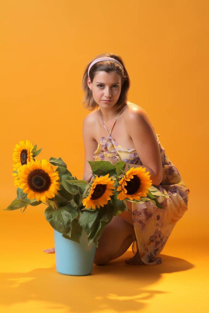 Wonderful Blonde Babe Vienna Is Getting Nude And Hotly Posing With Beautiful Sunflowers And Showing Her Boobs - #1