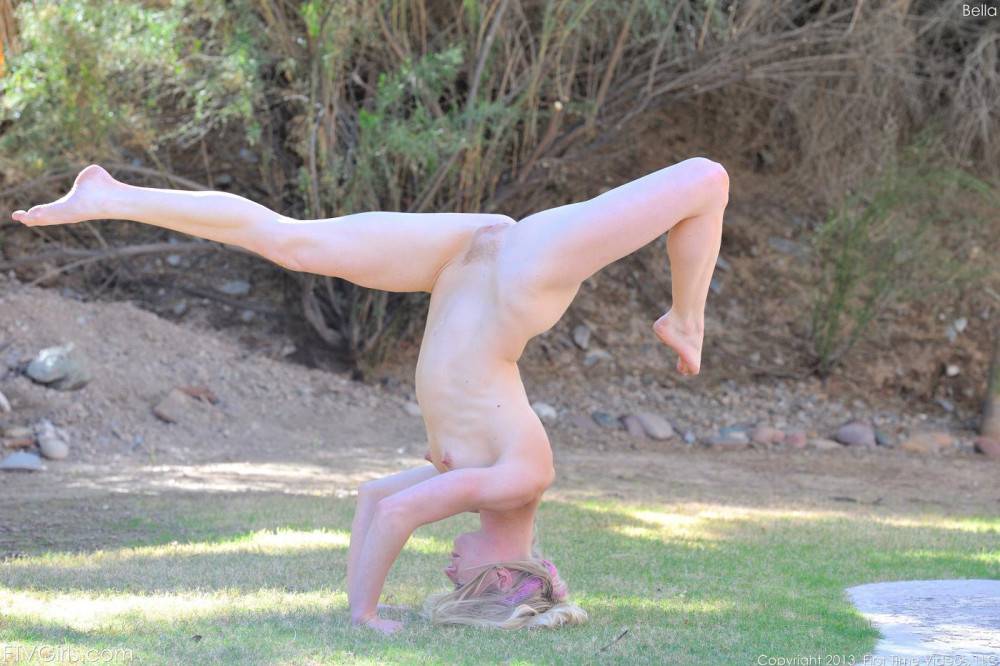 Flexible Doll Bella Bends Taking Cloth By Cloth And Finally Doing Gymnastics Nude Outdoor - #15