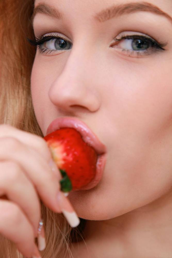 Naked Blonde With Shaved Pussy Erica B Is Erotically Eating The Strawberries - #9