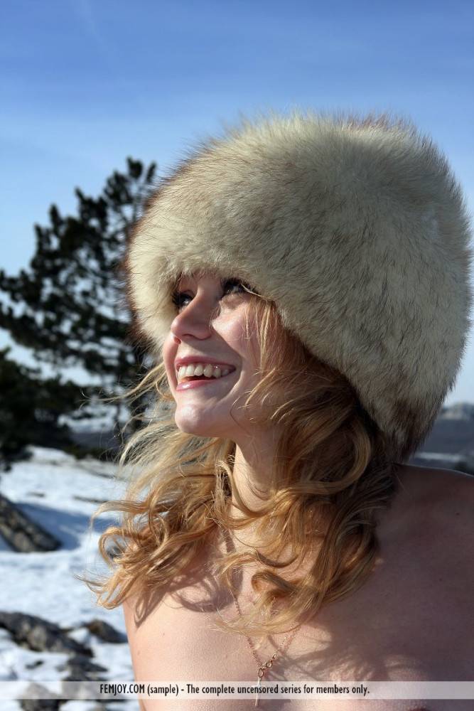 Blonde Girl Abilene Is So Hot That Doesnâ€™t Feel Cold When Posing Naked On The Snow - #15