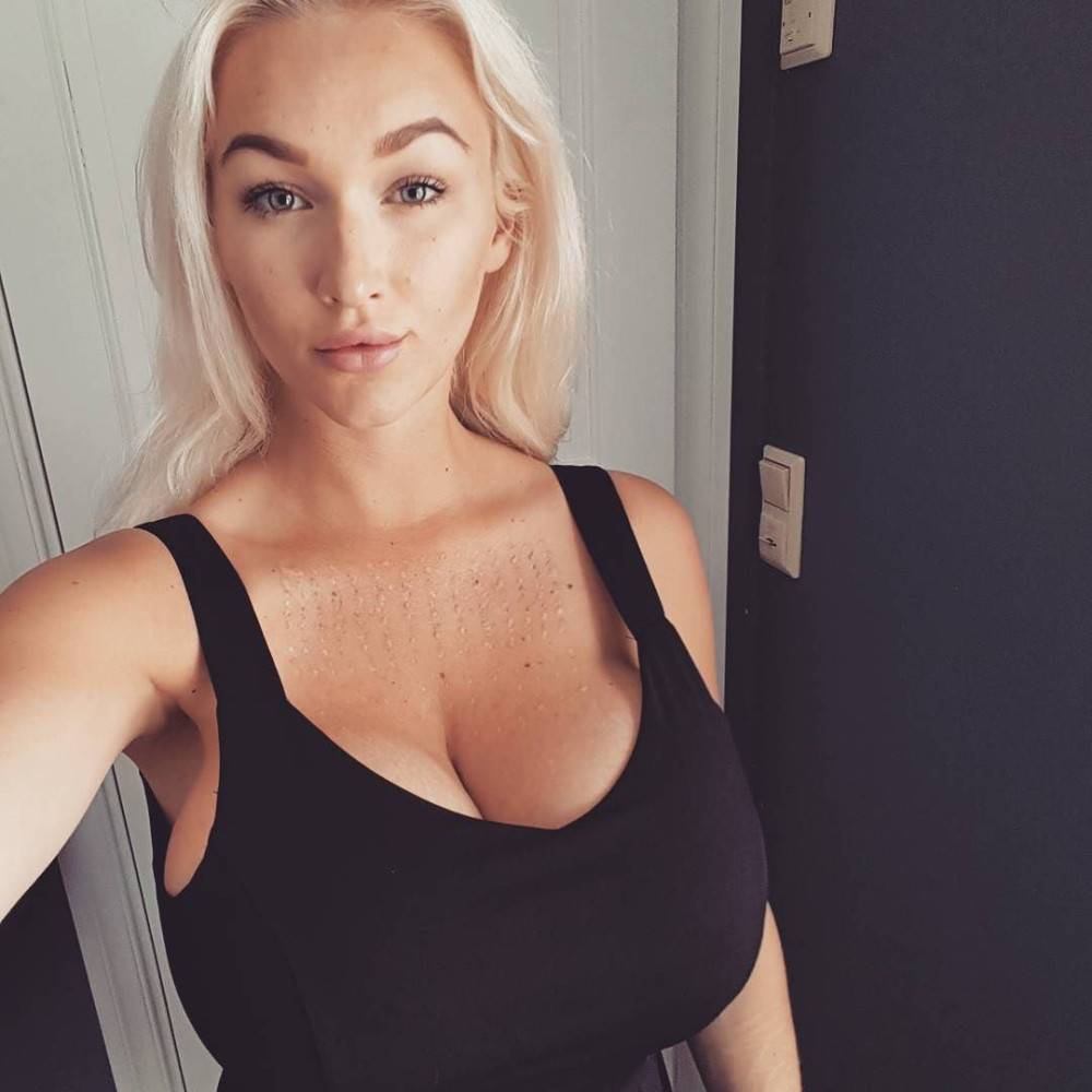 Busty amateur blonde Prinsessemart - #2