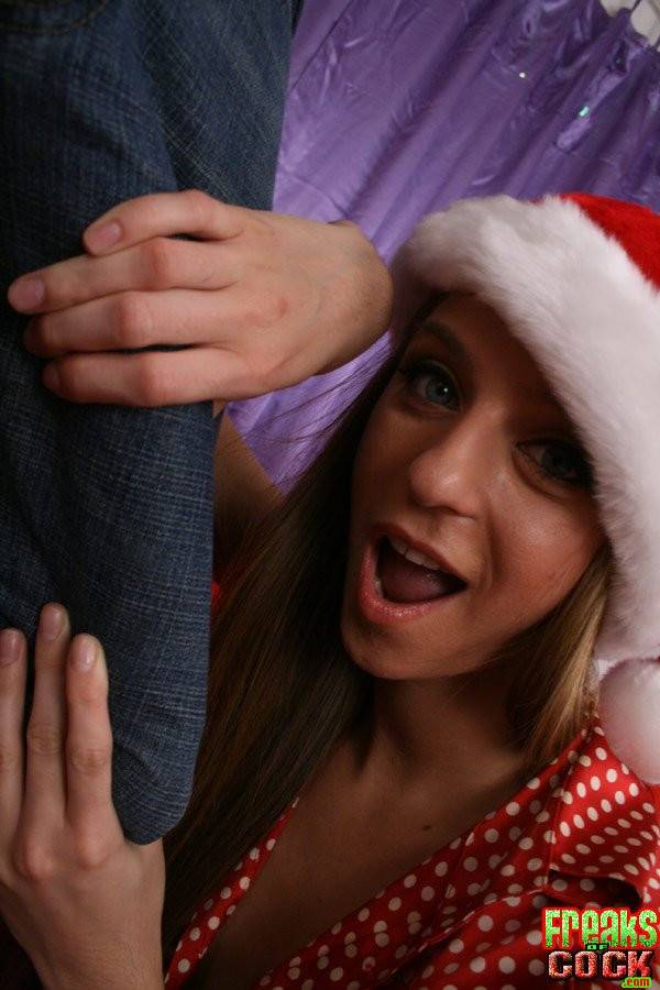 Sluttish Skinny Girl Veronica Stone In Nice Xmas Hat Has Wild Interracial Sex - #9