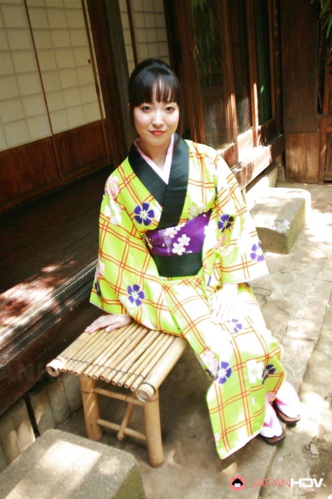 Japanese girls in yellow kimono shown her hairy twat - #4