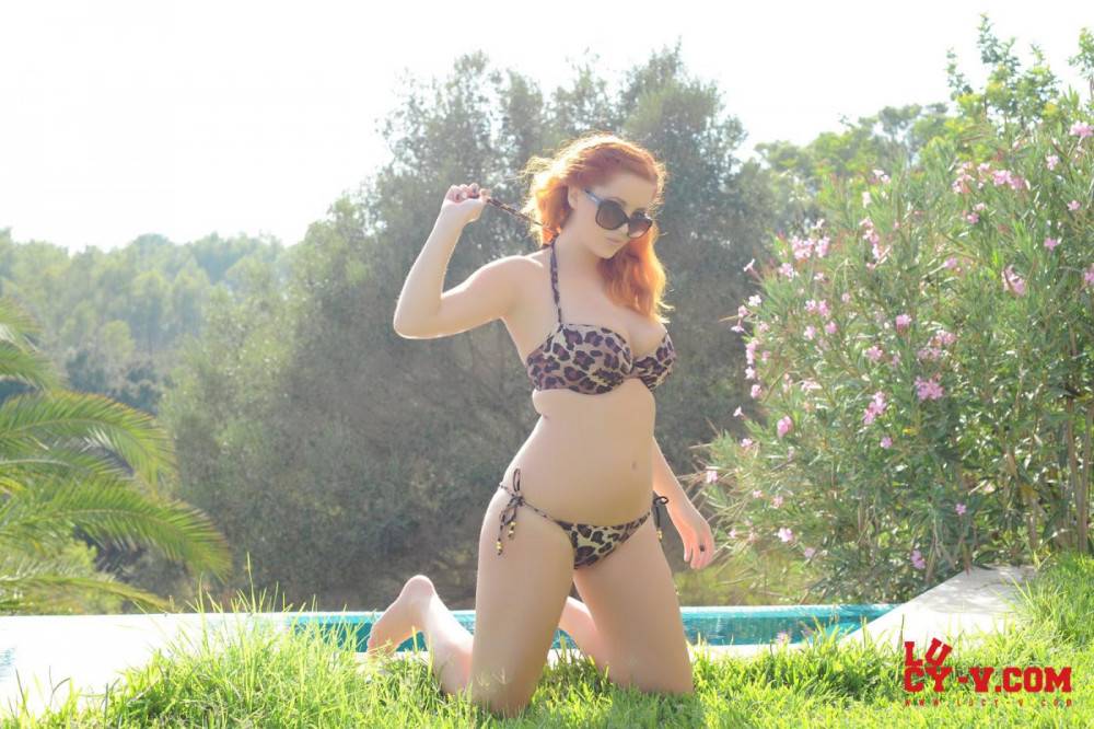 The Redhead Bimbo Lucy Vixen Takes Off Her Bikini Bra And Shows The Big Globes Outdoor - #9