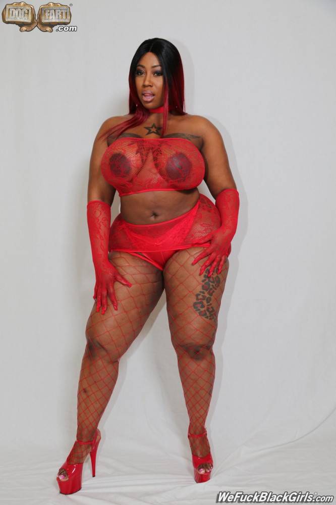 Thick ebony with monster curves Victoria Cakes gets banged by an inked dude - #1
